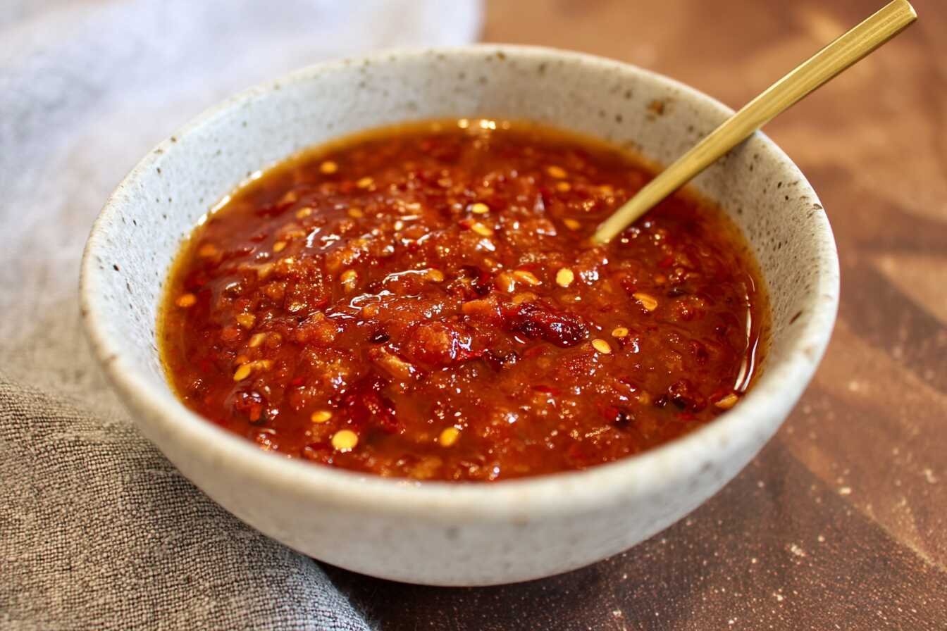 Homemade Chili-Garlic Sauce