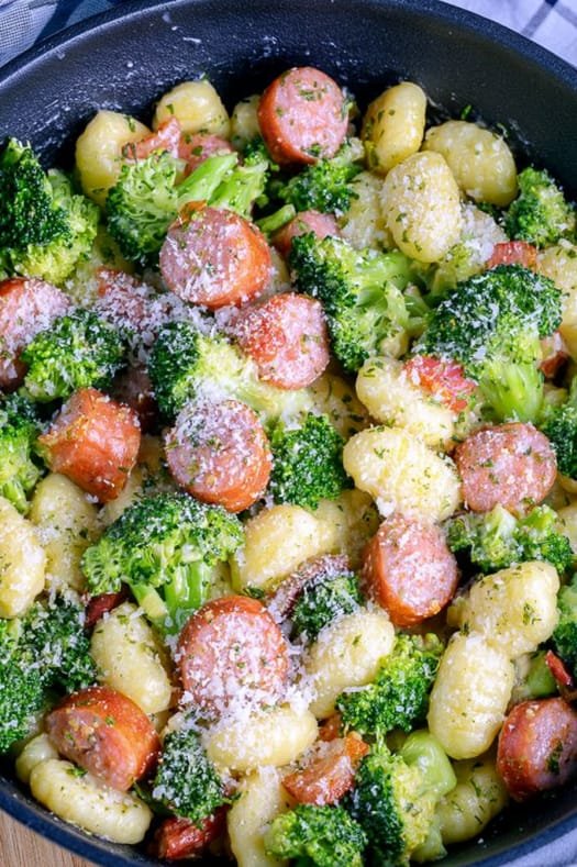 One Skillet Kielbasa, Gnocchi & Broccoli