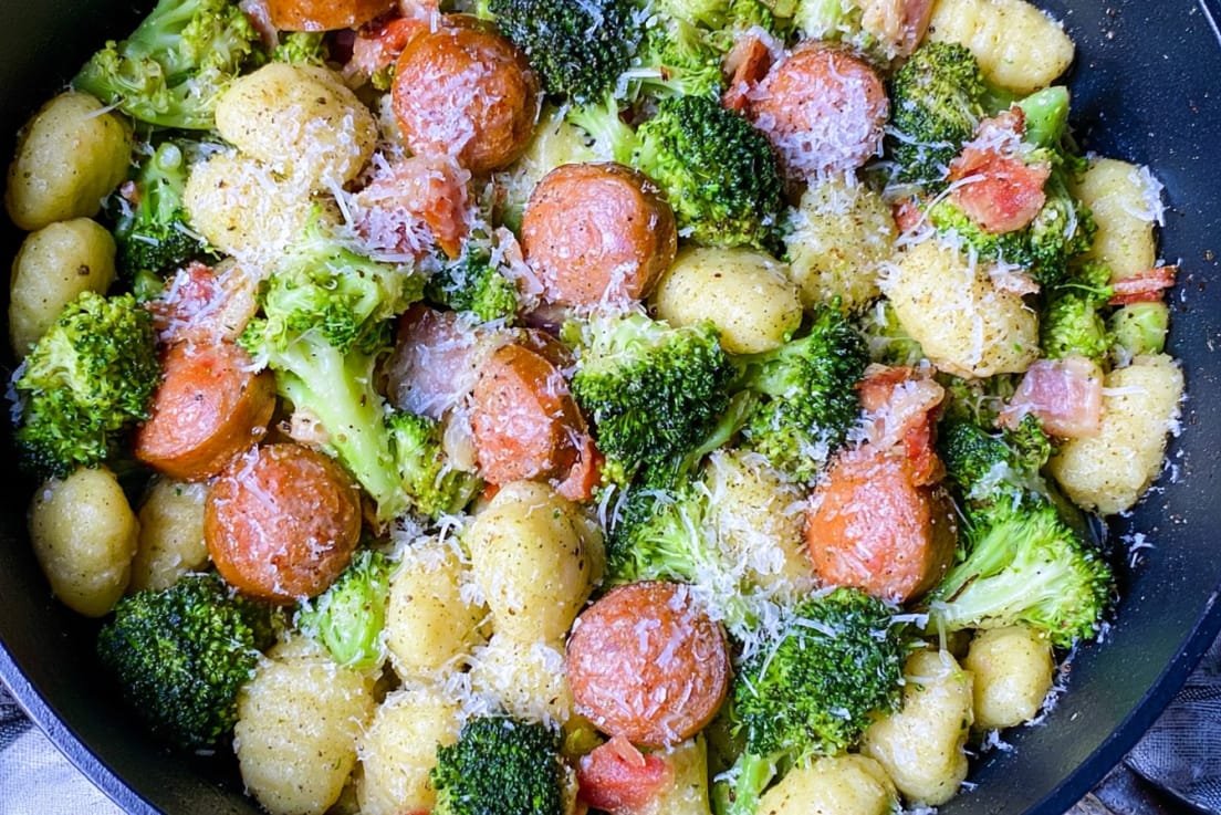 One Skillet Kielbasa, Gnocchi & Broccoli