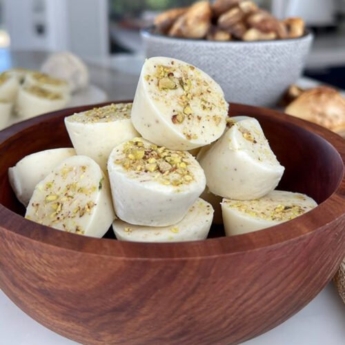 Pistachio frozen yogurt bites